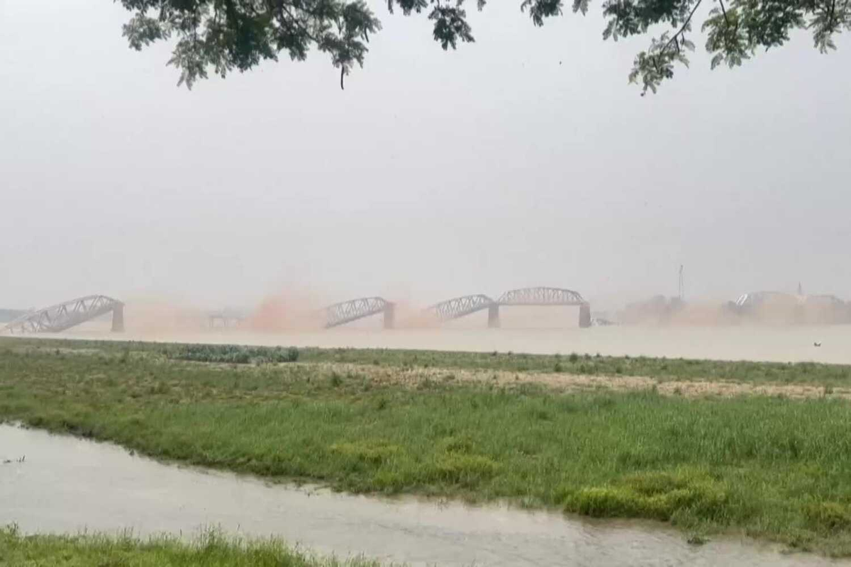 В Мьянме между городами Мандалай и Сикайн рухнул мост длиной более километра