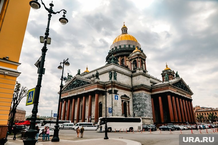    Дневная температура в Петербурге достигла 15 градусов