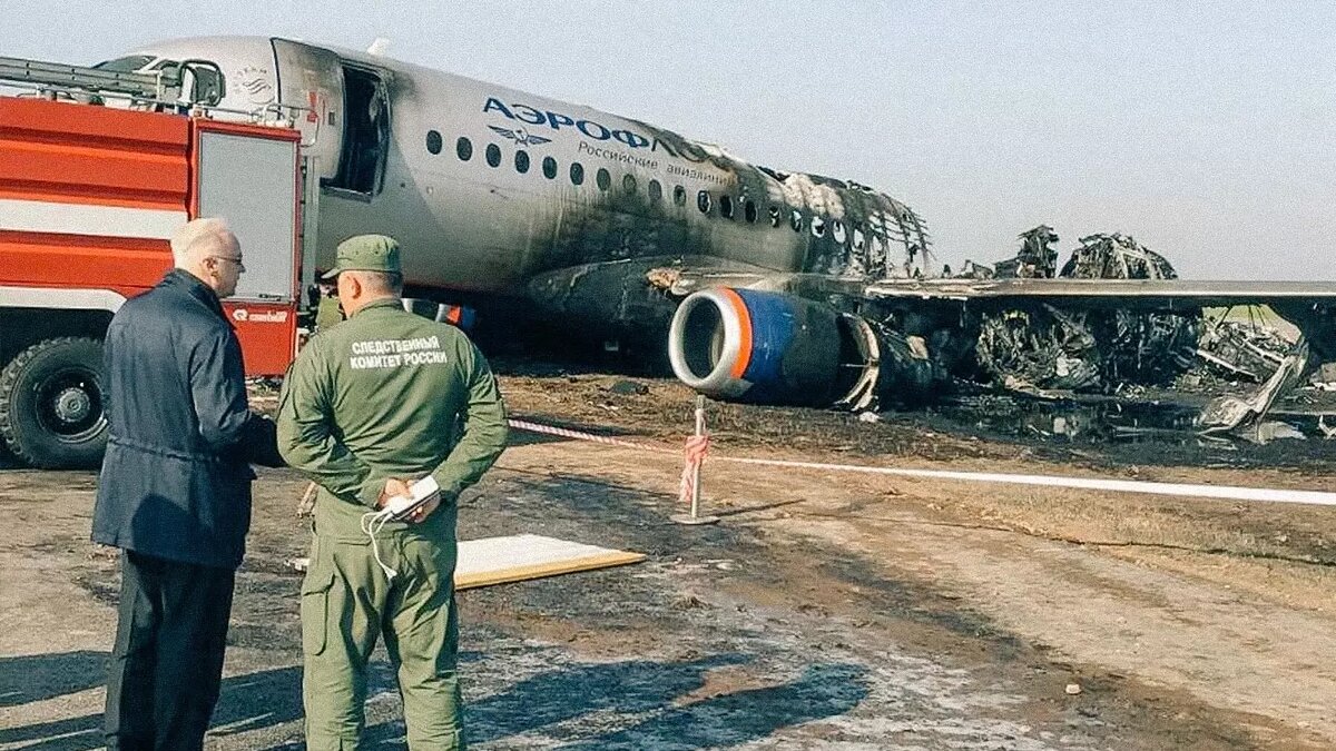 лава Следкома Александр Бастрыкин на месте крушения «Суперджета». Источник: СК РФ