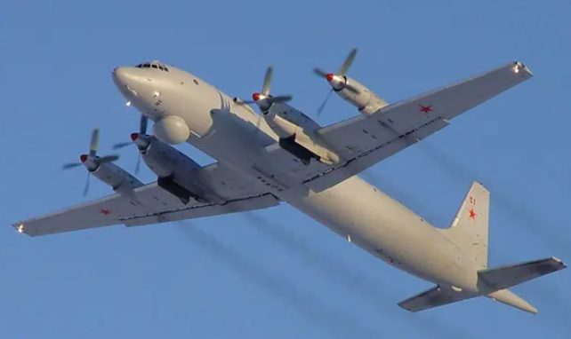 Противолодочный российский самолёт "Ил-38"