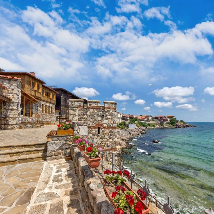 «Сосед, но не союзник: Почему Болгария не стала частью СССР?»