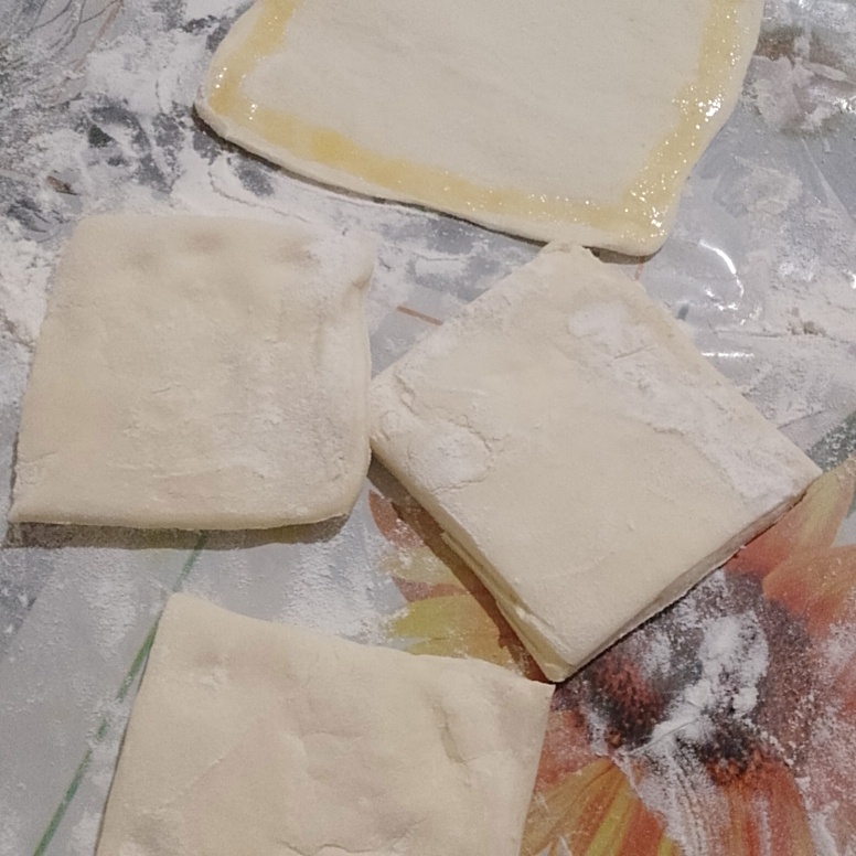 Слойки с малиной. Смотрите галерею.