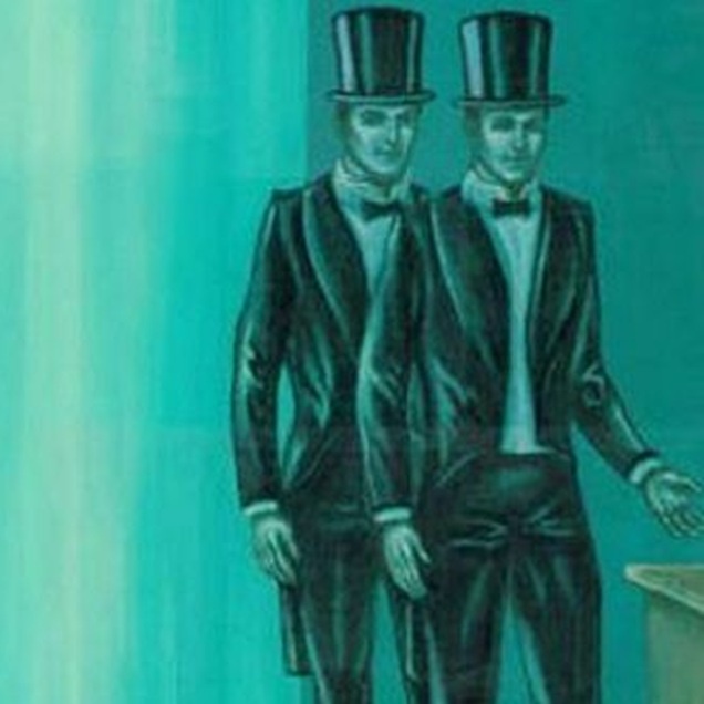 Загадочные незнакомцы стояли посреди комнаты. (Фото: i.pinimg.com).