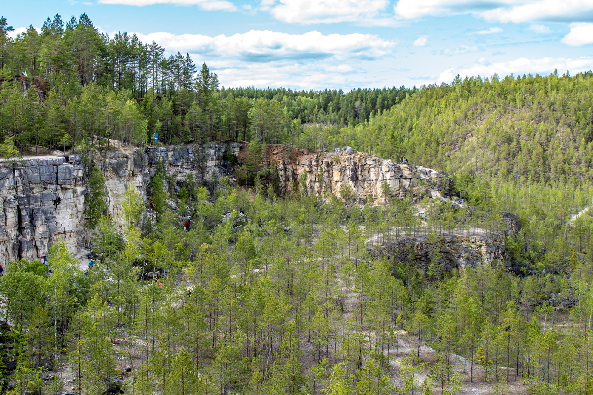 Нет, это не Карелия, карьеры расположились во Владимирской области 