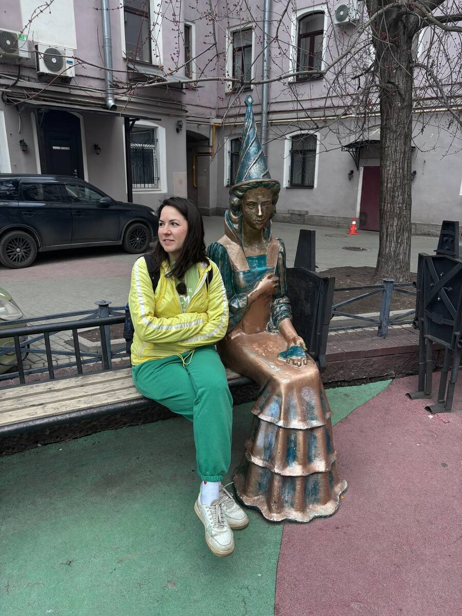 Всем привет! Я художник из Петербурга. На своем канале я пишу о местах, где интересно погулять с детьми, о детских книгах и не только. Буду рада новым подписчикам 🌿