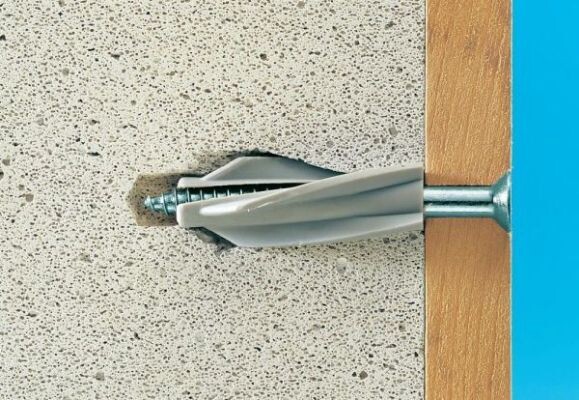 Дырка в газоблочной стене