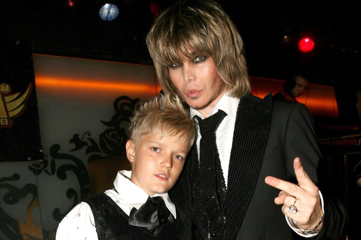    Сергей Зверев с приемным сыном. legion-media.com