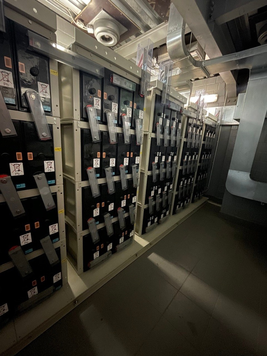 Вариант использования АКБ с фронтальным подключением
