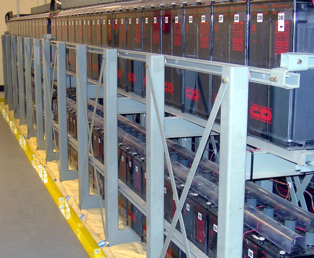 Сейсмостойкий аккумуляторный стеллаж. Это фото - из открытых источников (не наше)