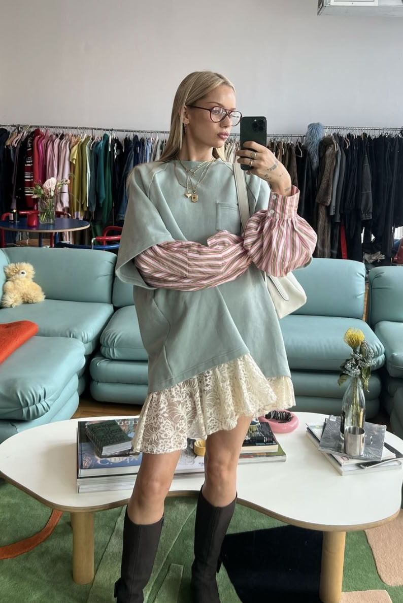 Интересный повседневный вариант в сочетании с кружевом 🩵