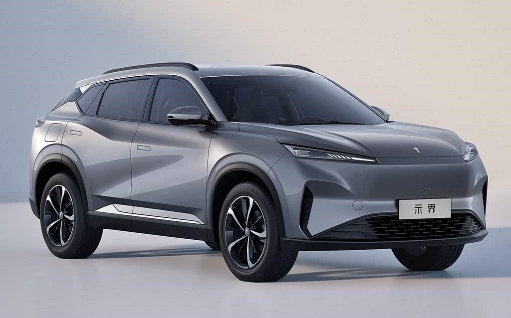 Hedmos 06 — первая модель от СП Dongfeng Peugeot-Citroen под новым брендом.