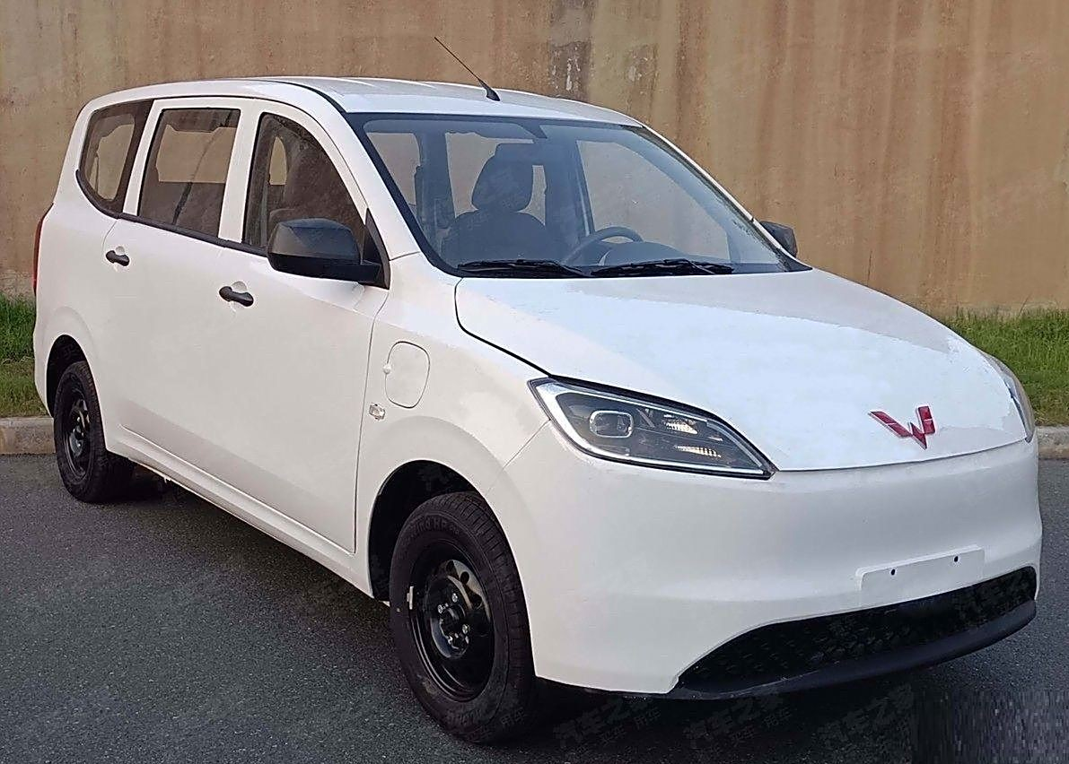 Минивэн Wuling Hongguang EV