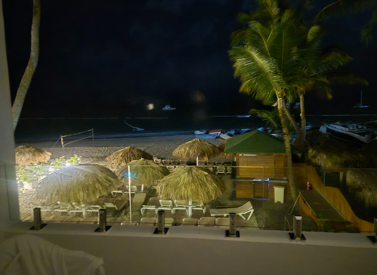 утро, вид из окна отеля "Hm Bavaro Beach", Доминикана 