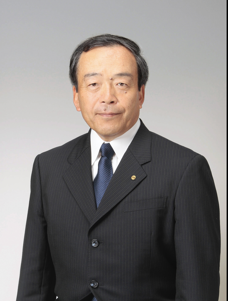 Такеши Утиямады сыграл важную роль в разработке первого гибридного автомобиля Toyota Prius (выпущен в 1997 году), за что получил прозвище "Отец Prius"