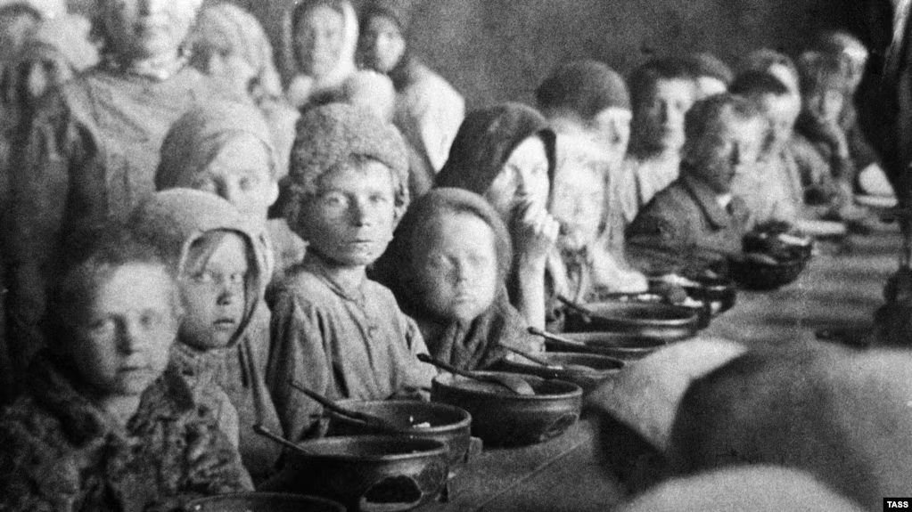 Столовая для голодающих детей в Поволжье, 1923 год
