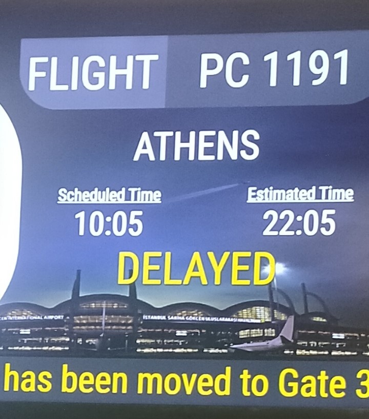 задержали более 40 рейсов.