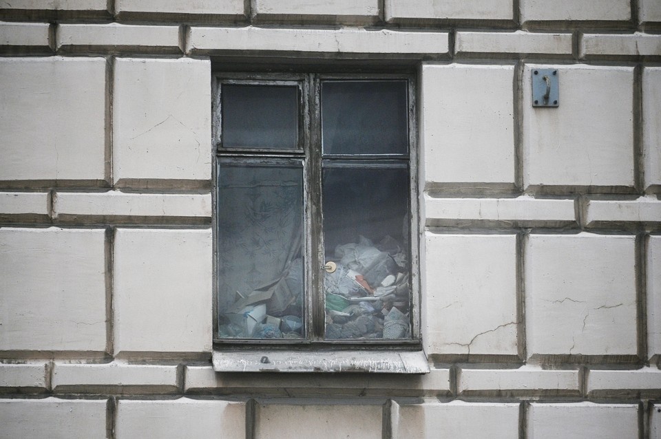    С соседями, которые страдают патологическим накопительством, бороться можно, но сложно Алексей БУЛАТОВ