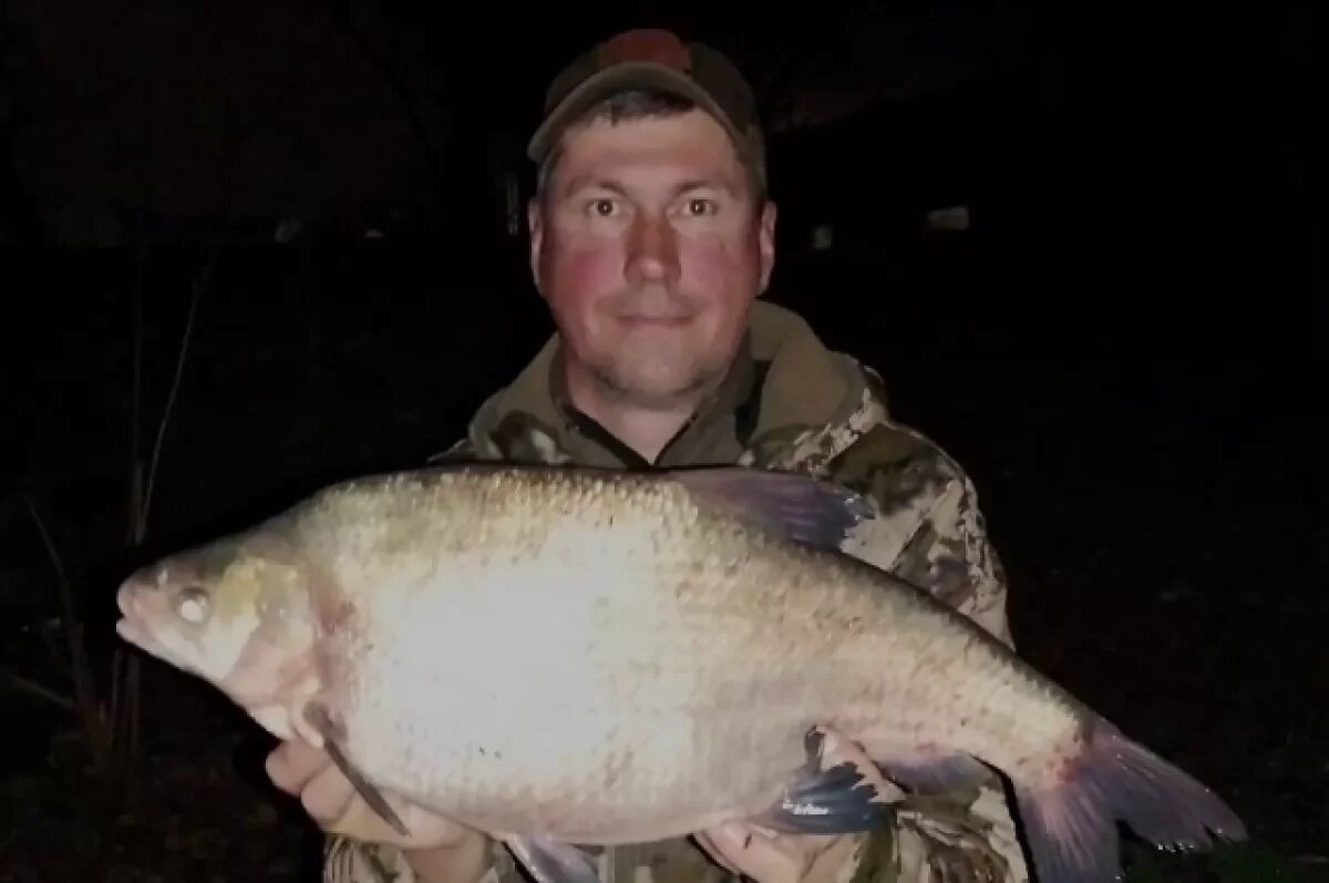    Донской рыбак Виталий Шульга выловил леща весом более трёх килограммов