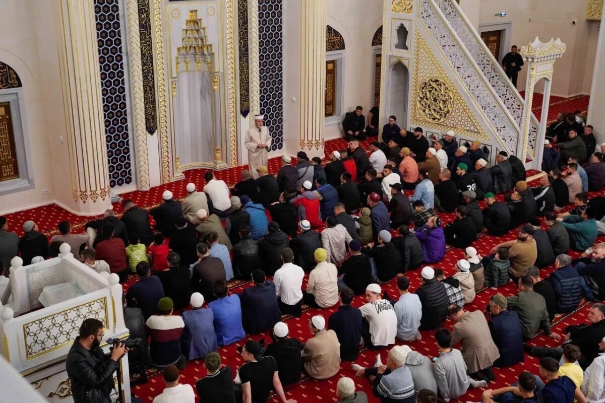    Крымчан поздравили с праздником Ураза-байрам