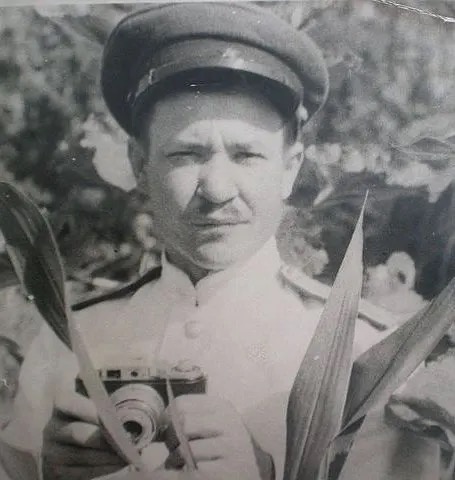 Мой дедушка Пшеничников Василий Дмитриевич. Фронтовой военврач и фронтовой фотолюбитель. 