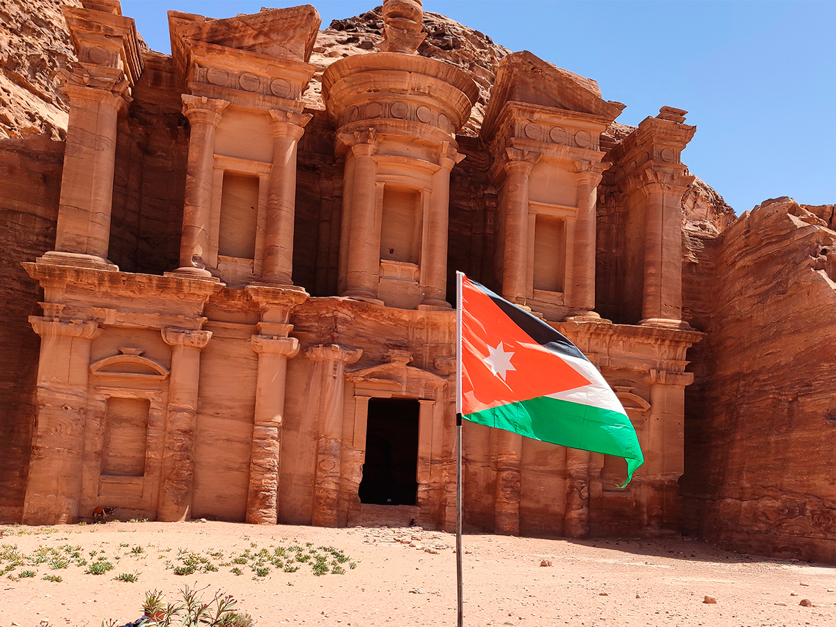 Монастырь Эль-Деир в Петра. Высота – 40 метров, ширина – 47. Ничем не уступает по красоте знаменитой Казне