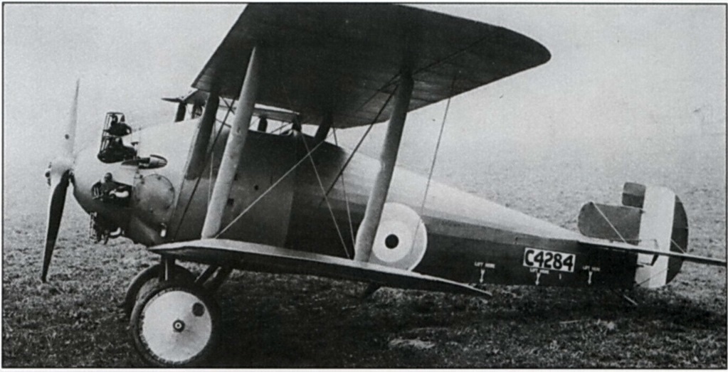 первый прототип истребителя Sopwith 8F.1 Snail C4284 с ферменным фюзеляжем и отрицательным углом выноса верхнего крыла