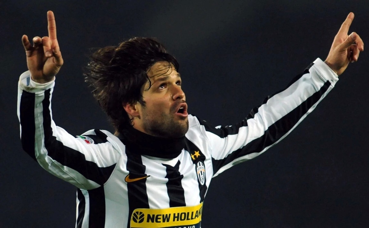 Роль кавалера «Старой синьори» он не потянул