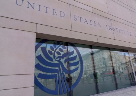    "Бойней в пятницу" назвали сотрудники Института мира США своё увольнение