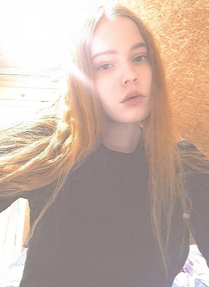 Это по бабушкиным меркам приличная одежда.