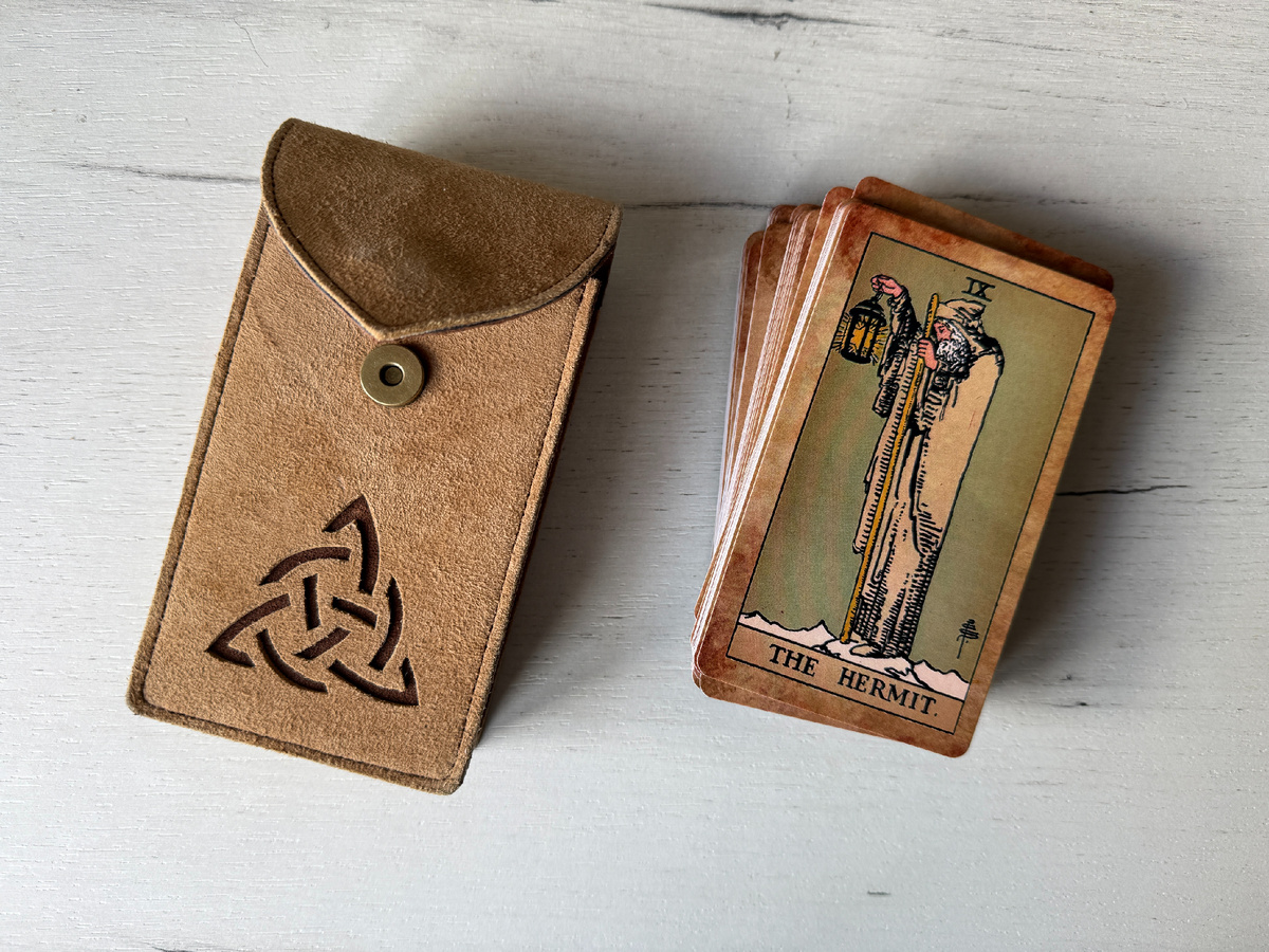 Держать карты в руках гораздо приятнее, чем просто видеть их на экране