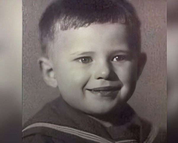 Алексей в детстве.