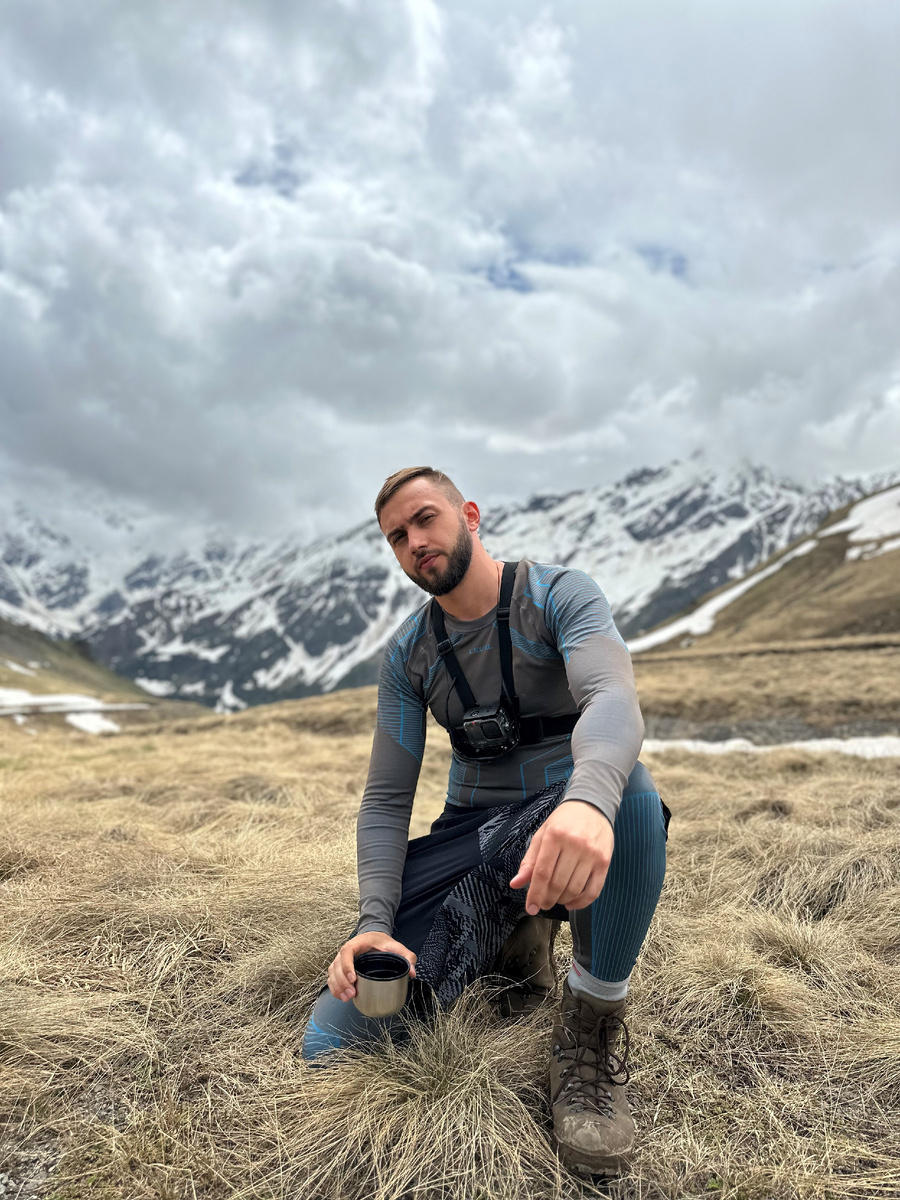 На пути к вершине Эльбруса. (Высота около 3 000 метров)