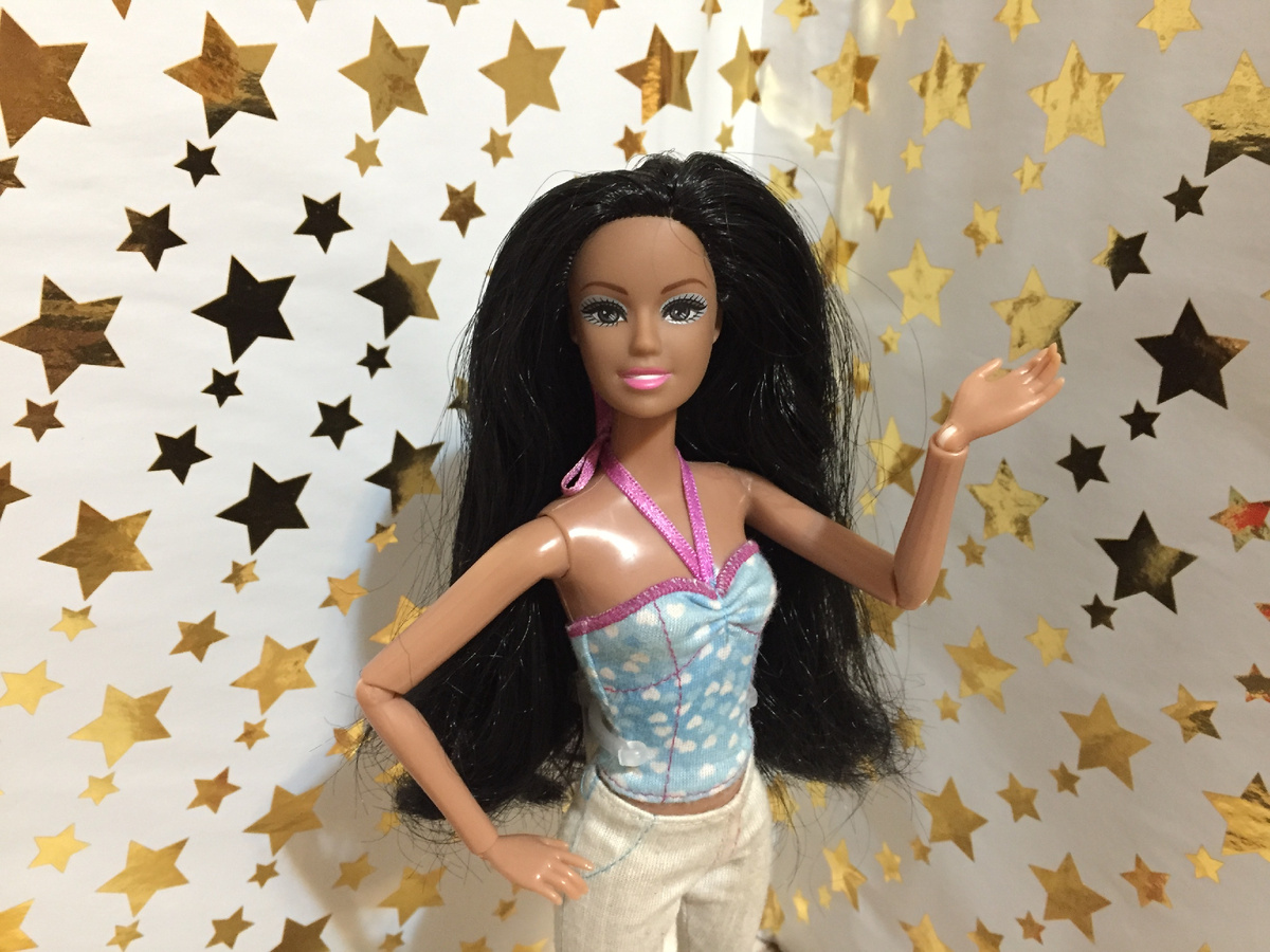 Следом за ней пришла красавица-мексиканка Дестини.