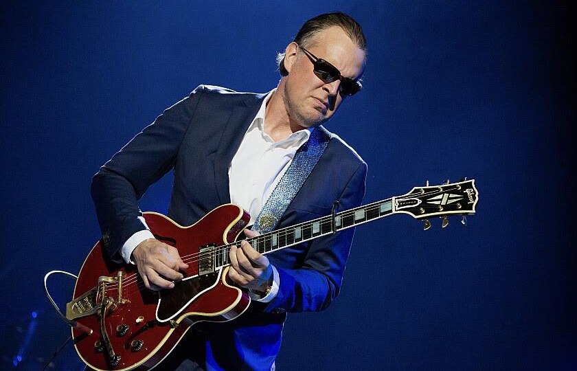 JOE BONAMASSA: С КОРАБЛЯ НА БАЛ