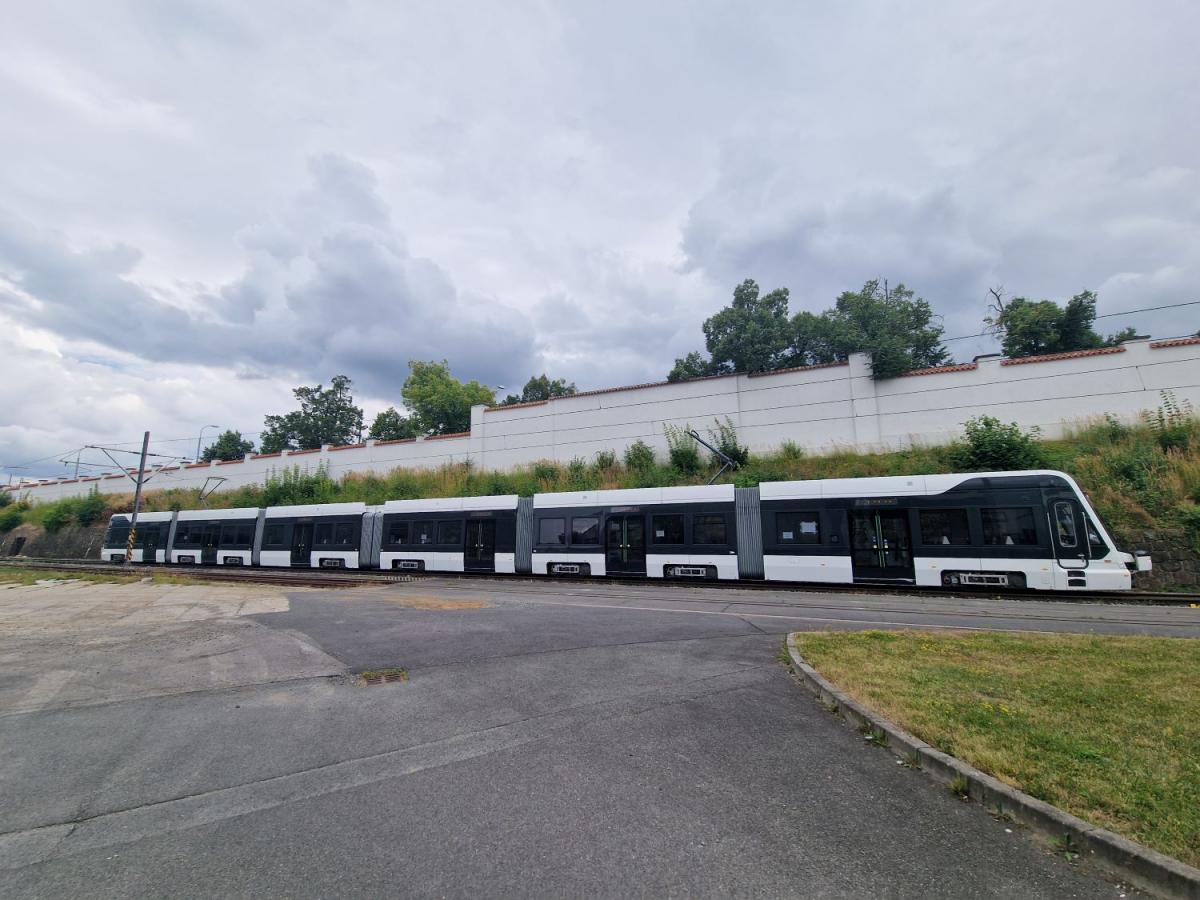 Шестисекционный ForCity Smart 38T длиной 58,7 м производства Skoda Group. Источник: Skoda Group