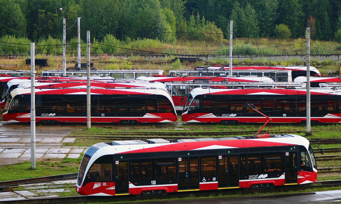 Трамваи 71-911ЕМ «Львенок» в Череповце. Источник: transphoto/Вано