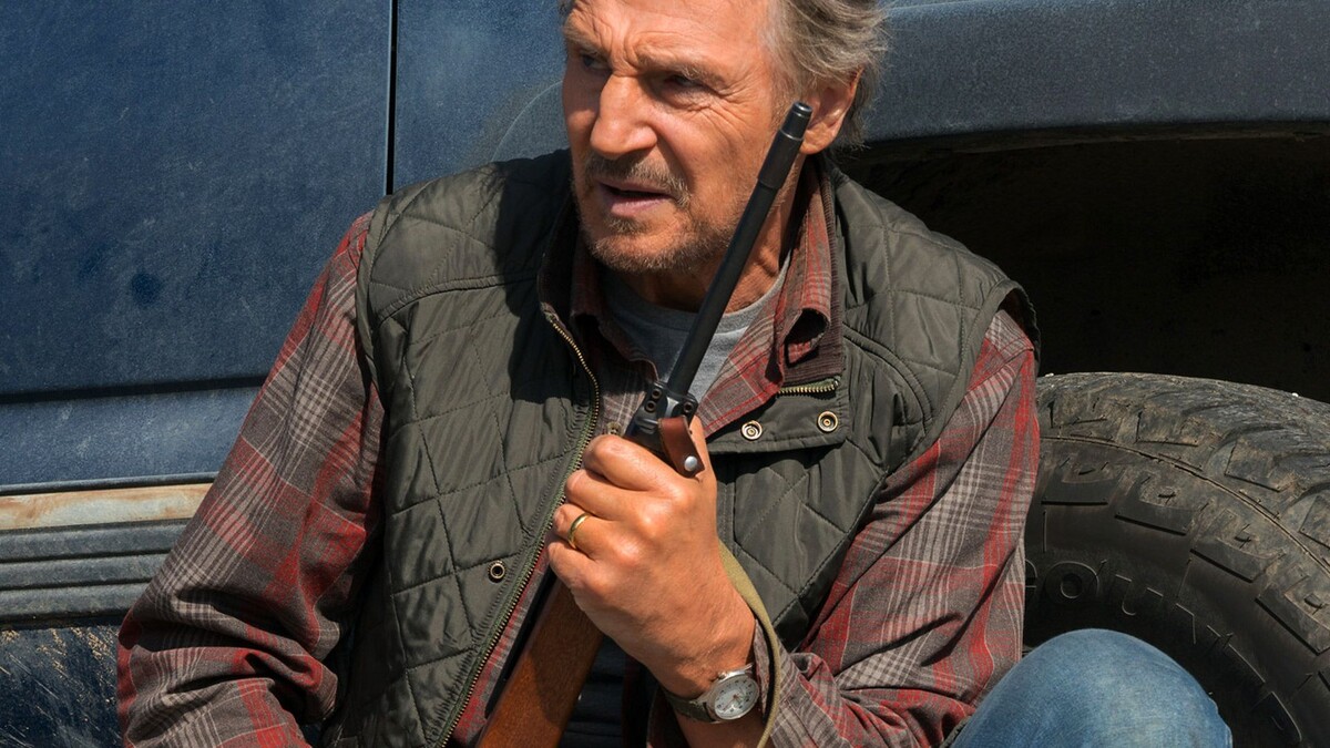 Кадр из фильма «Заступник» (2021)