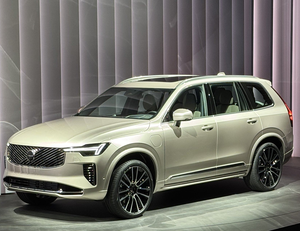 Volvo XC90 2025 модельного года