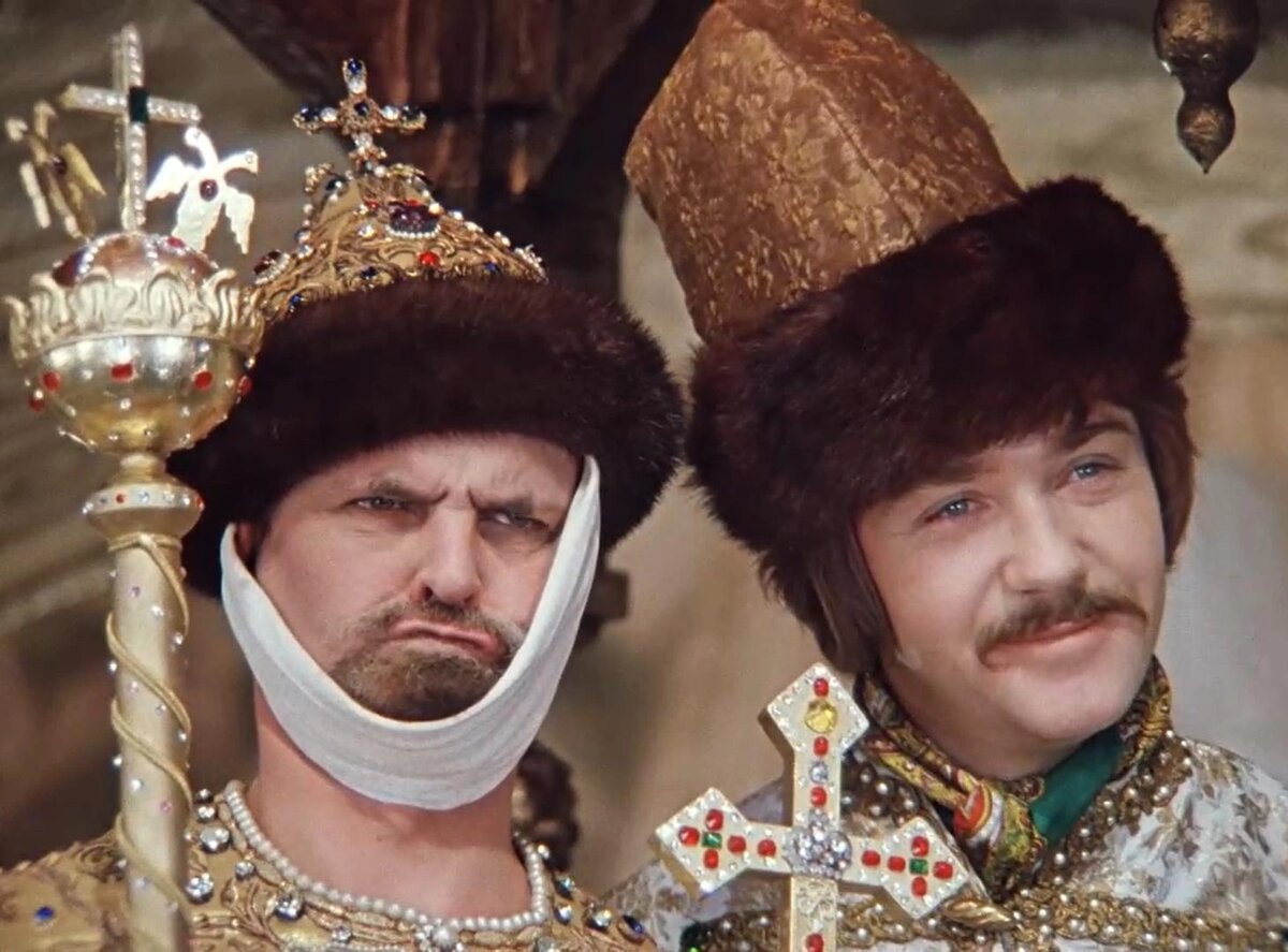 Безродные прислужники - как смели вы, царями да князьями возомнить себя..., холопы падшие?!