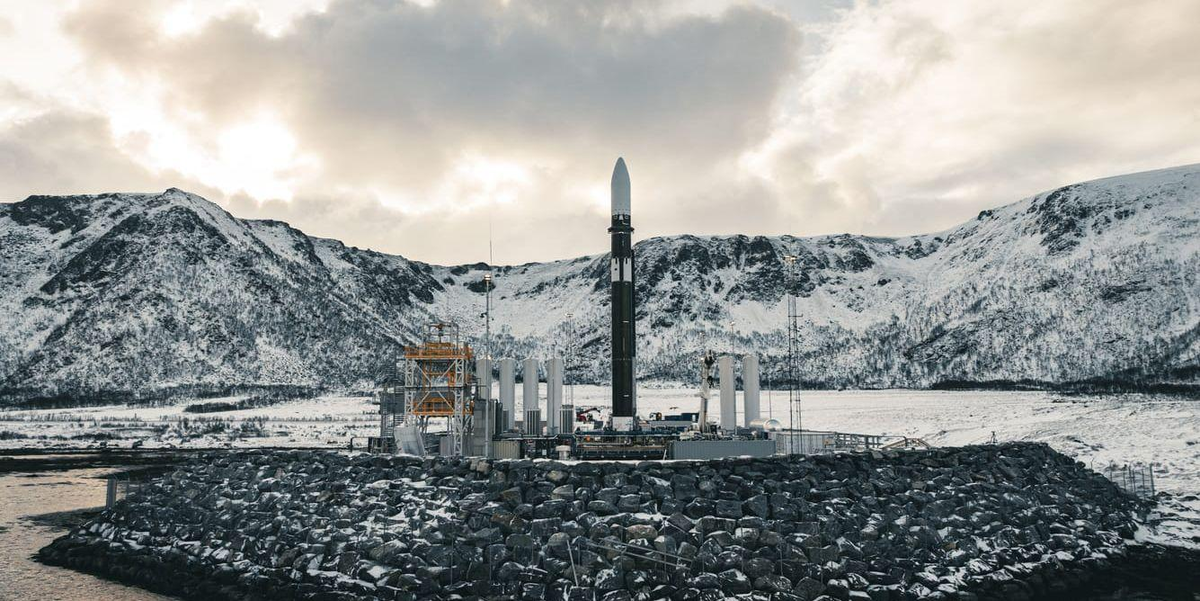 Ракета Spectrum взлетела с острова Аннёйя на севере Норвегии. Здесь его готовили к запуску чуть больше недели назад. Изображение: Саймон Фишер/Wingman Media/Isar Aerospace/