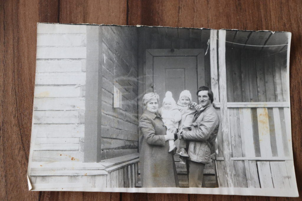    Семья Святошенко на БАМе. Фото из семейного альбома.