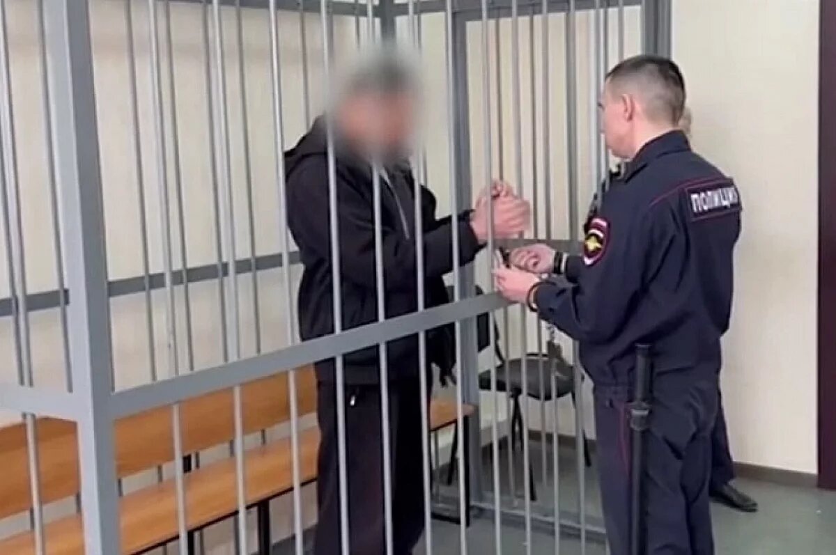    Похитил ради выкупа.
