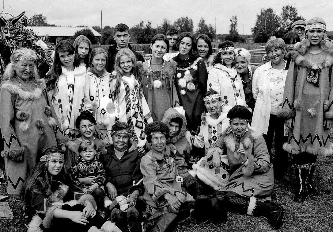 Камчадалы. Фольклорный ансамбль из села Мильково. Фото конца 1990-х гг.