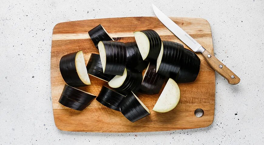   Тушеные баклажаны с фаршем на сковороде (gastronom.ru)