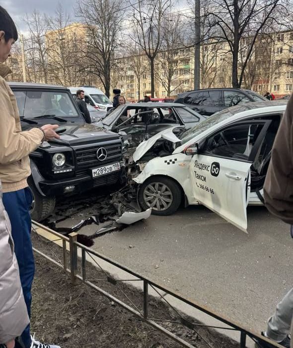 Если девушка преследует девушку