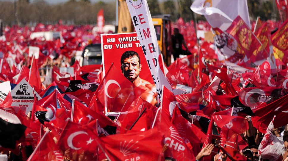 Митинг против ареста мэра Стамбула Экрема Имамоглу, 29 марта.📷Фото: Francisco Seco / AP