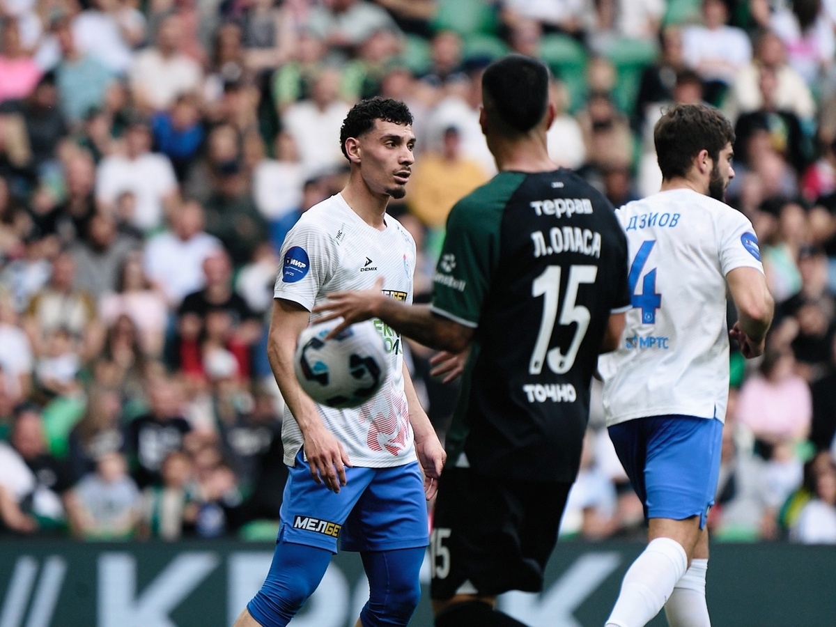  Флагман воронежского футбола на чужих полях в элите нашего футбола не забил 71 раз