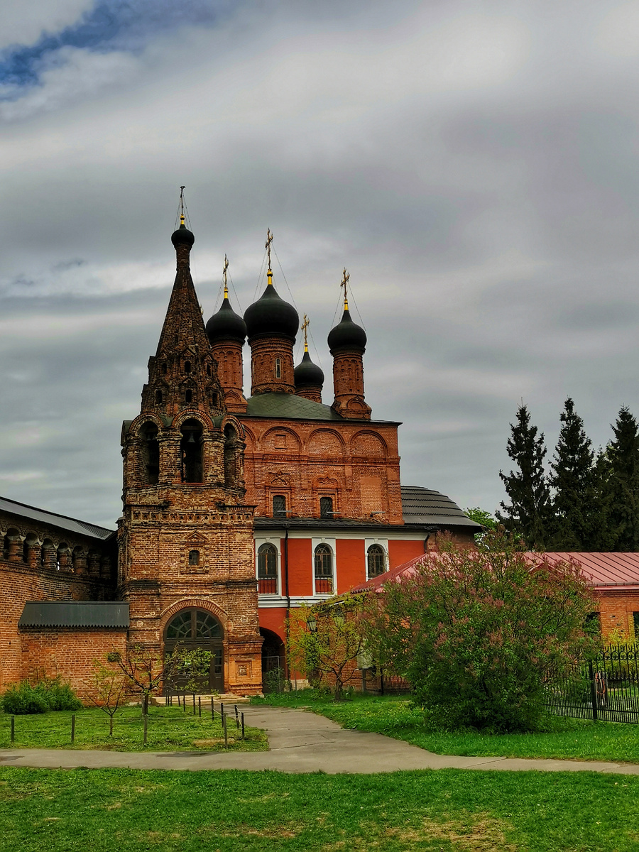 Крутицкое Патриаршее подворье в Москве