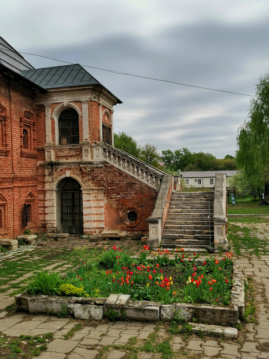 Крутицкое Патриаршее подворье в Москве