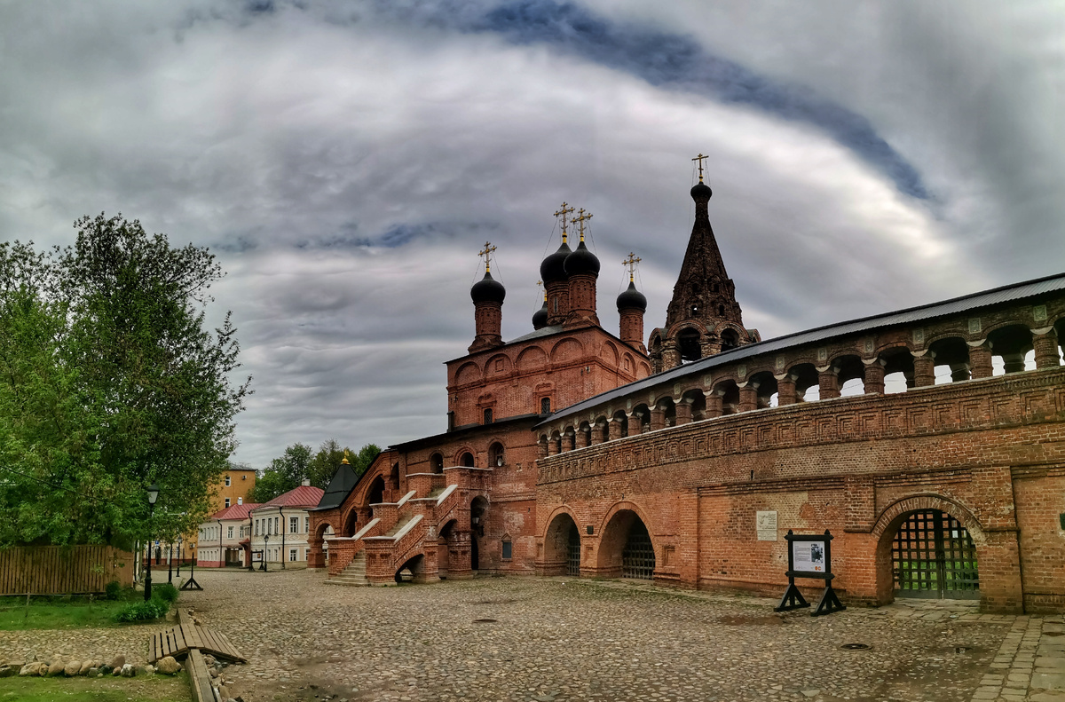 Крутицкое Патриаршее подворье в Москве